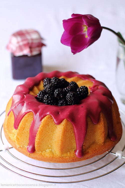 Torta alla confettura di more Torta alla marmellata di more