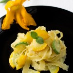 Tagliatelle con zucchine gialle e verdi e menta…per ricominciare