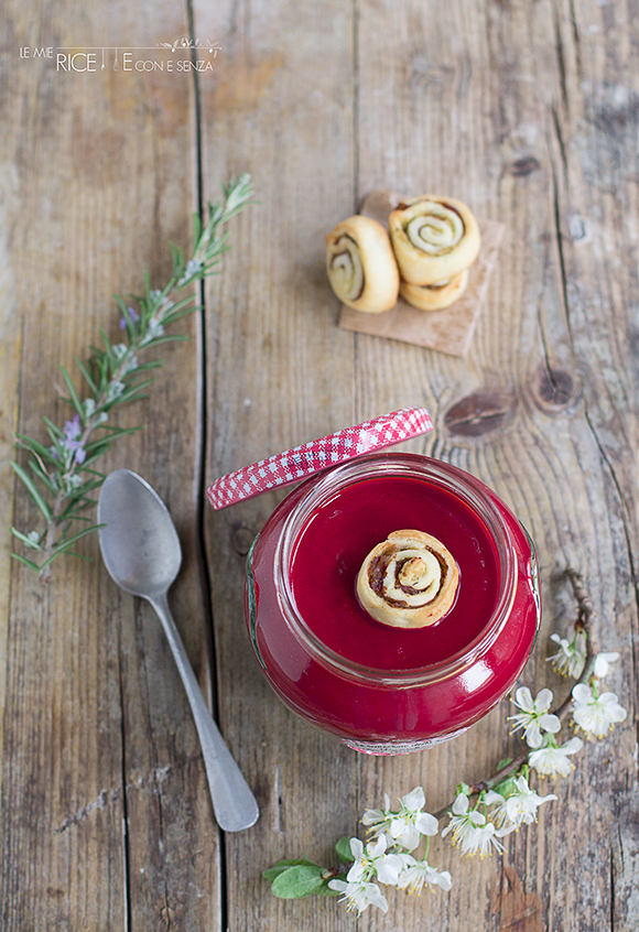 vellutata di barbabietola e legumi