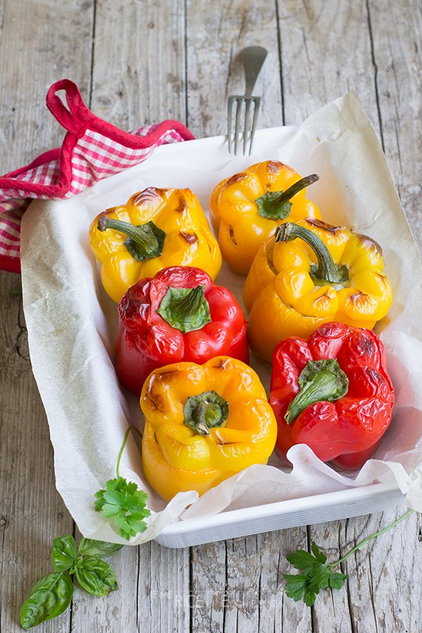 Peperoni ripieni al forno senza carne