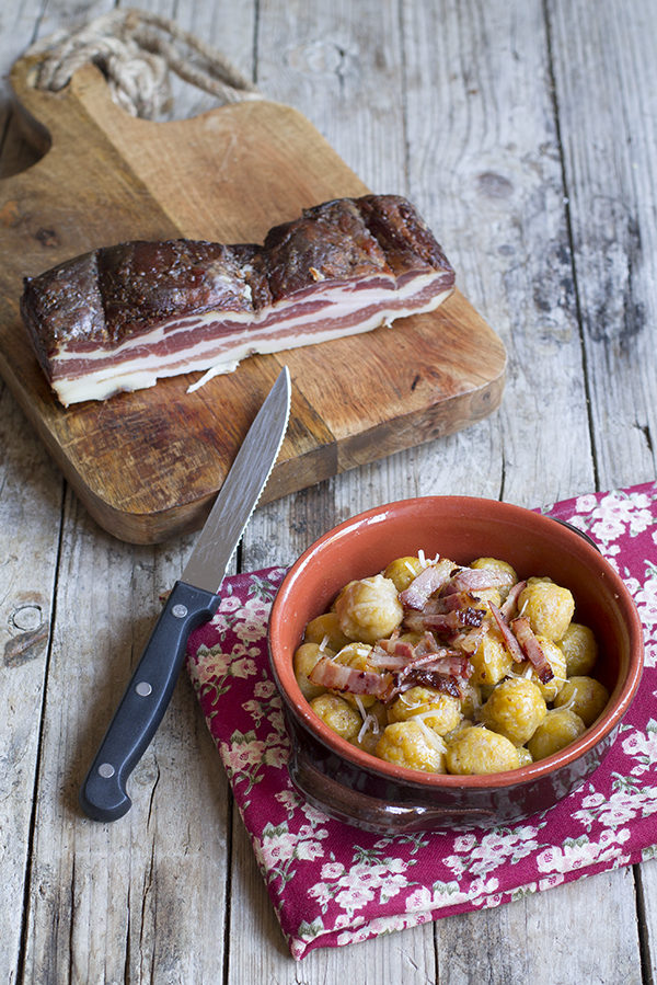 gnocchetti di zucca e patate con farina integrale e speck