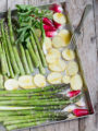 Asparagi al forno con ravanelli e patate